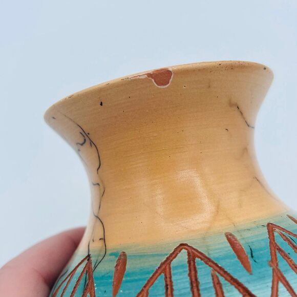 Vintage Handmade Navajo Horse Hair Etched Pottery Vase Signed Freddie Smith - Picture 8 of 10